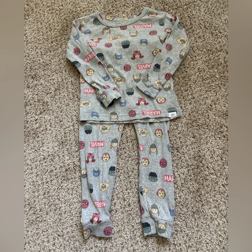 Gap 100% Organic Cotton Marvel Long Sleeve & Pants Fitted  Pajama Set Size 3
